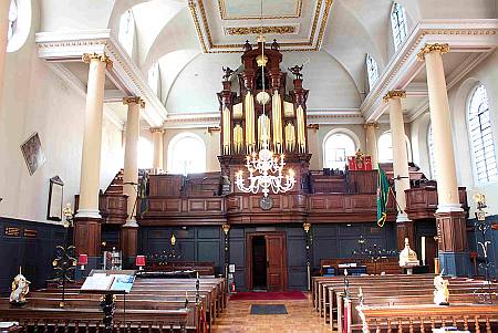 St James Garlickhythe - Looking West